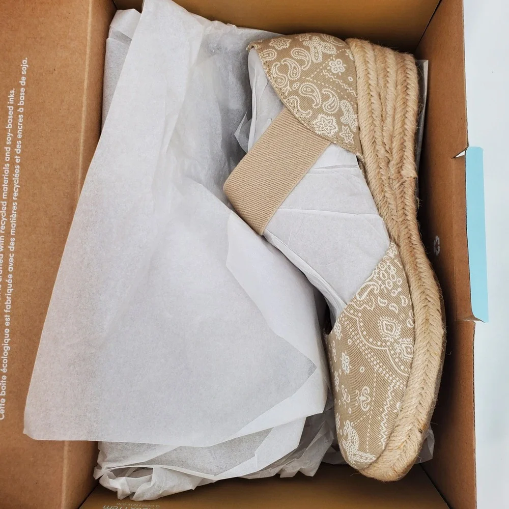 LifeStride Womens 9.5M Velocity 2.0 Kaylee Espadrille Wedge Sandal Khaki Stretch